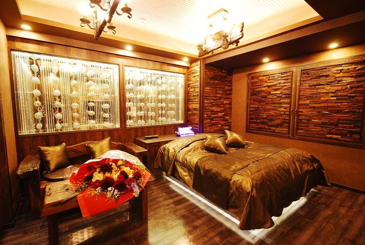 Hotel Sara Kinshicho (Adults Only) Tokyo Exterior photo